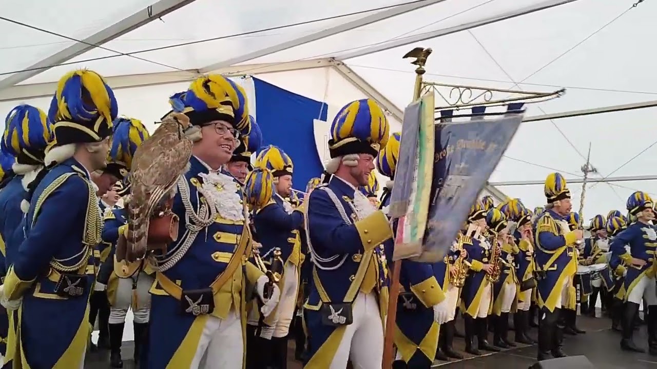 Карнавал, супер артисти. Karneval, ein Feiertag in Köln, KG Lövenicher Neustadter. Carnival, Cologne