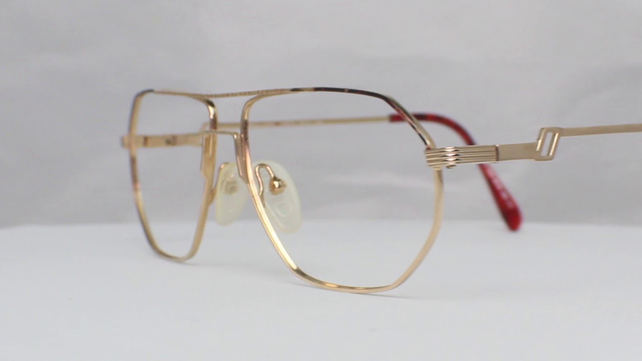 Eyeglasses that take you back to the 70's