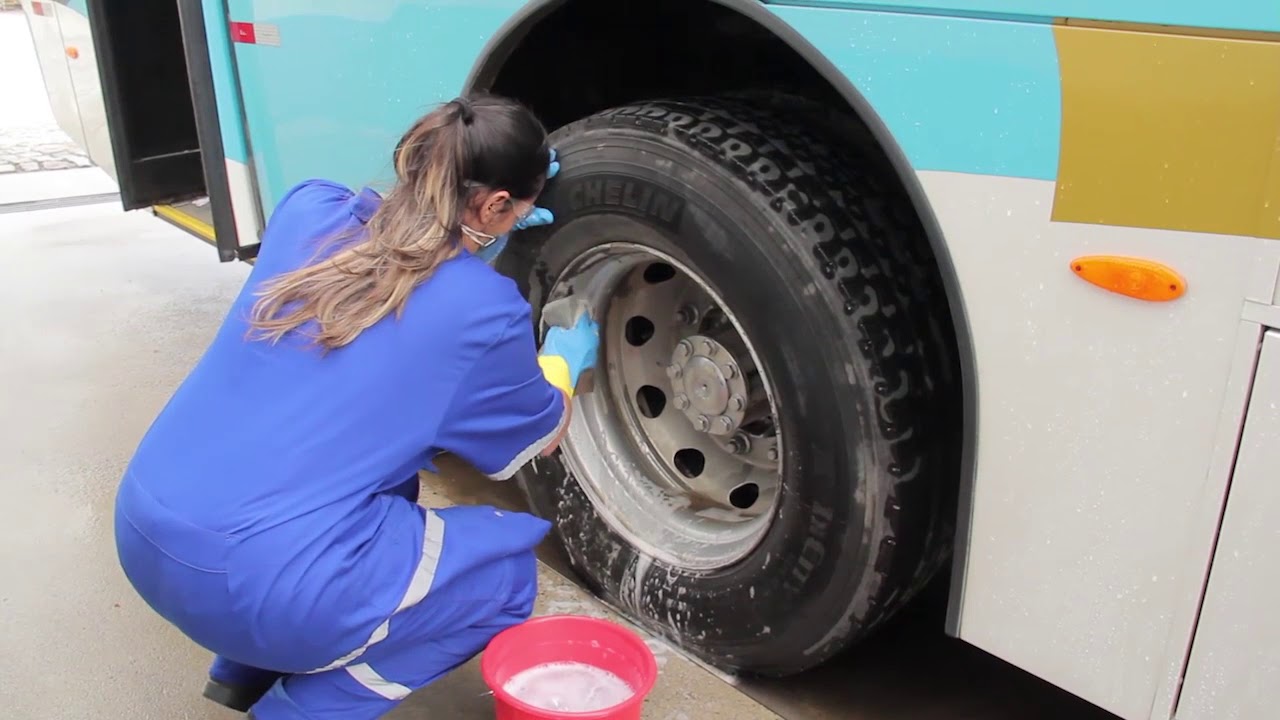 LIMPEZA EM REVISÃO EM CARROS COM AR CONDICIONADO.