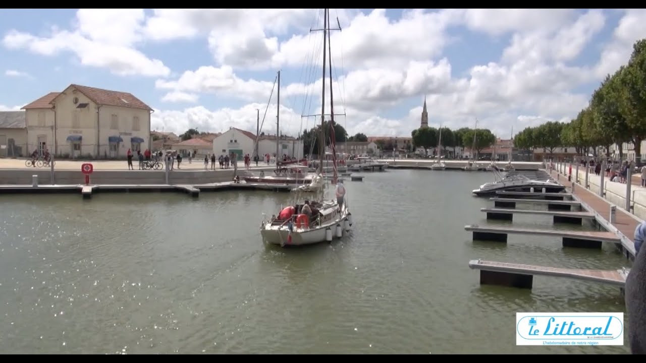 {Le Littoral de Charente-Maritime} La Tremblade, arrivée des premiers bateaux dans le nouveau port