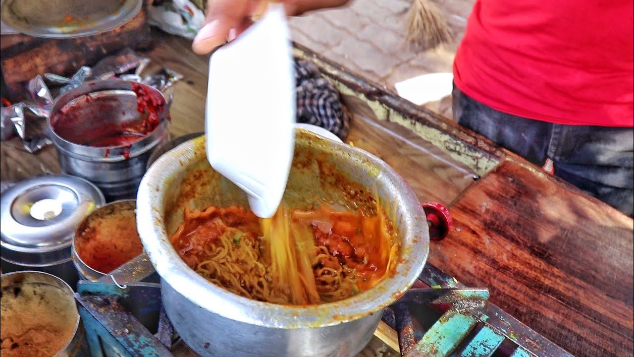 Talented Young Boy Selling Veg. Cheese Butter Tadka Maggi | Best Place Of Maggi | Indian Street Food