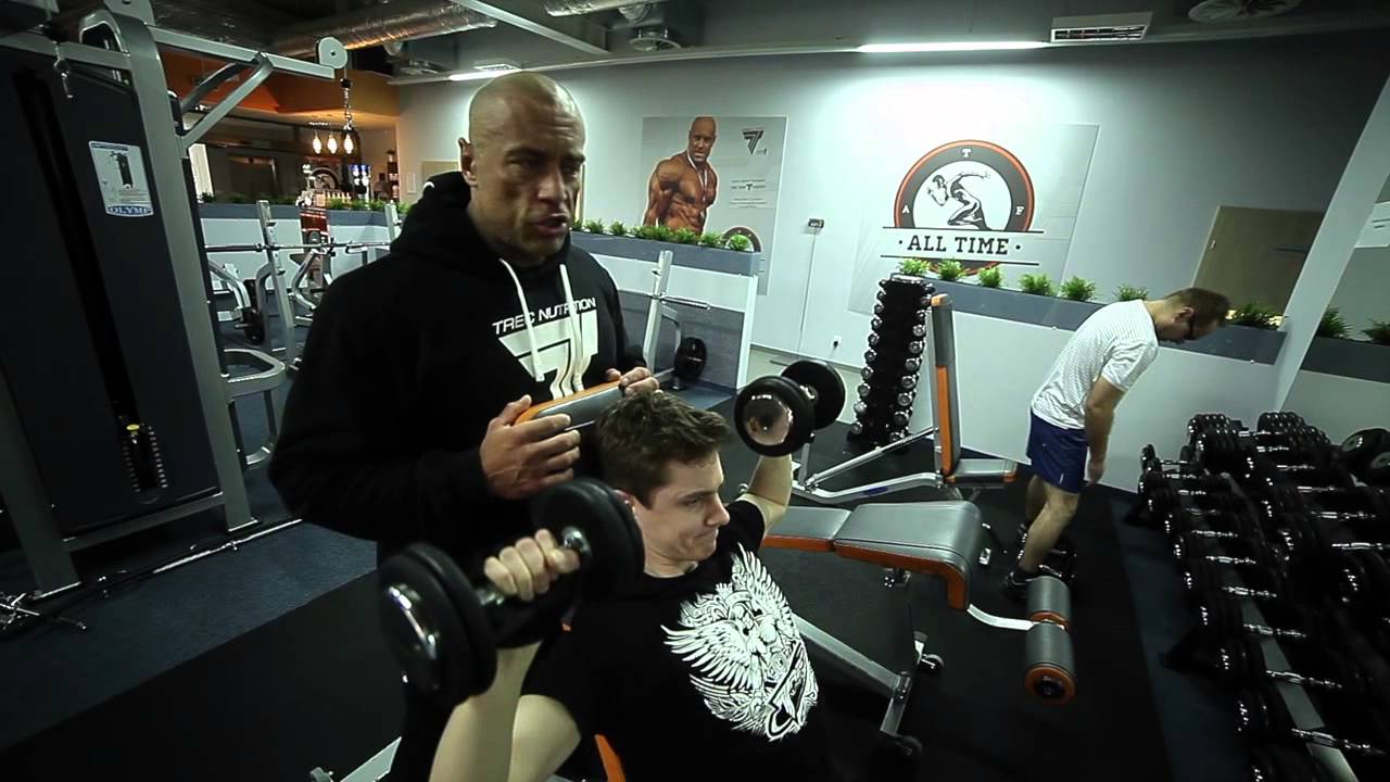 +4 cm w bicepsach | Mateusz M pod okiem Michała Karmowskiego (masa mięśniowa)
