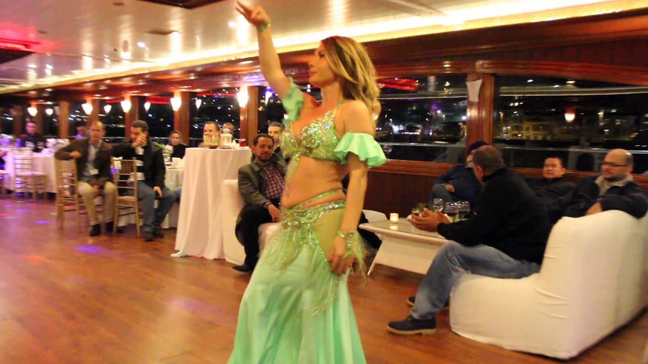 Istanbul Bosphorus Dinner Cruise and Belly Dancer Performance
