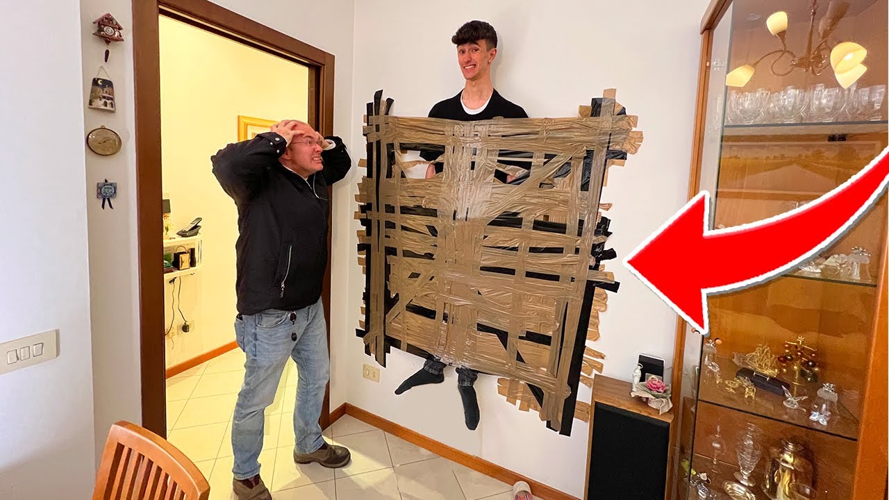 LEGATO al MURO con 1000 STRATI di SCOTCH! MIO PAPÀ SCLERA! *SCHERZO ASSURDO*