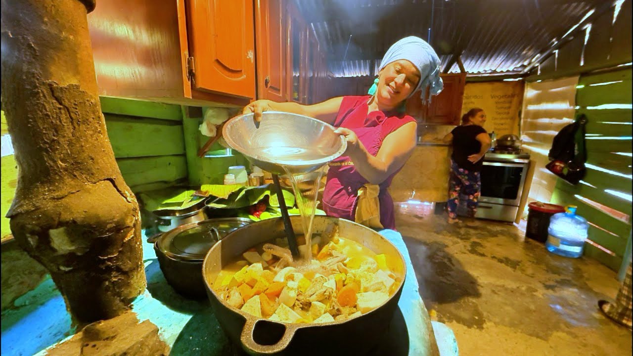 ASÍ se COCINA un SANCOCHO en el CAMPO🔥COMIDA tradicional DOMINICANA 