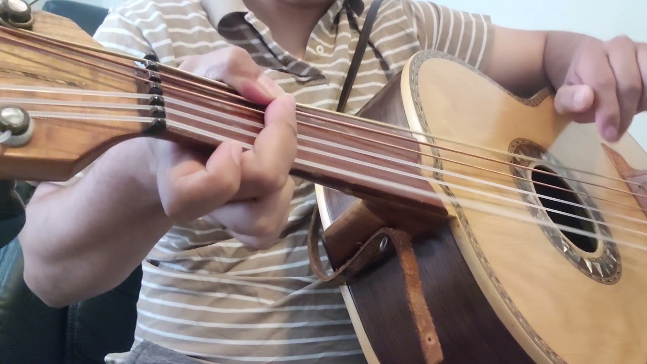 Escala de MI mayor en guitarron