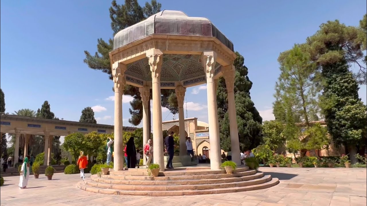 Shiraz | Iran, the city of poets, gardens and orange blossoms