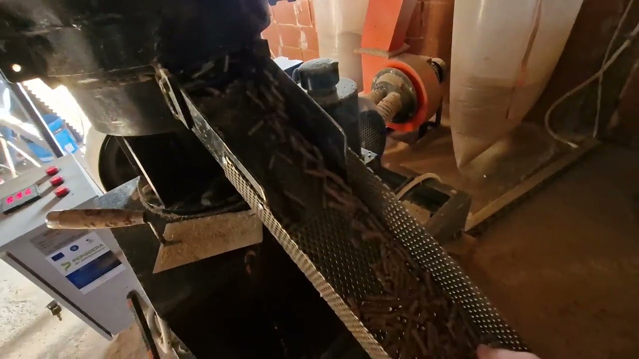 Linie peleti 350-400 kg/h.Tel 0760 694 609 sau 0760 694 610