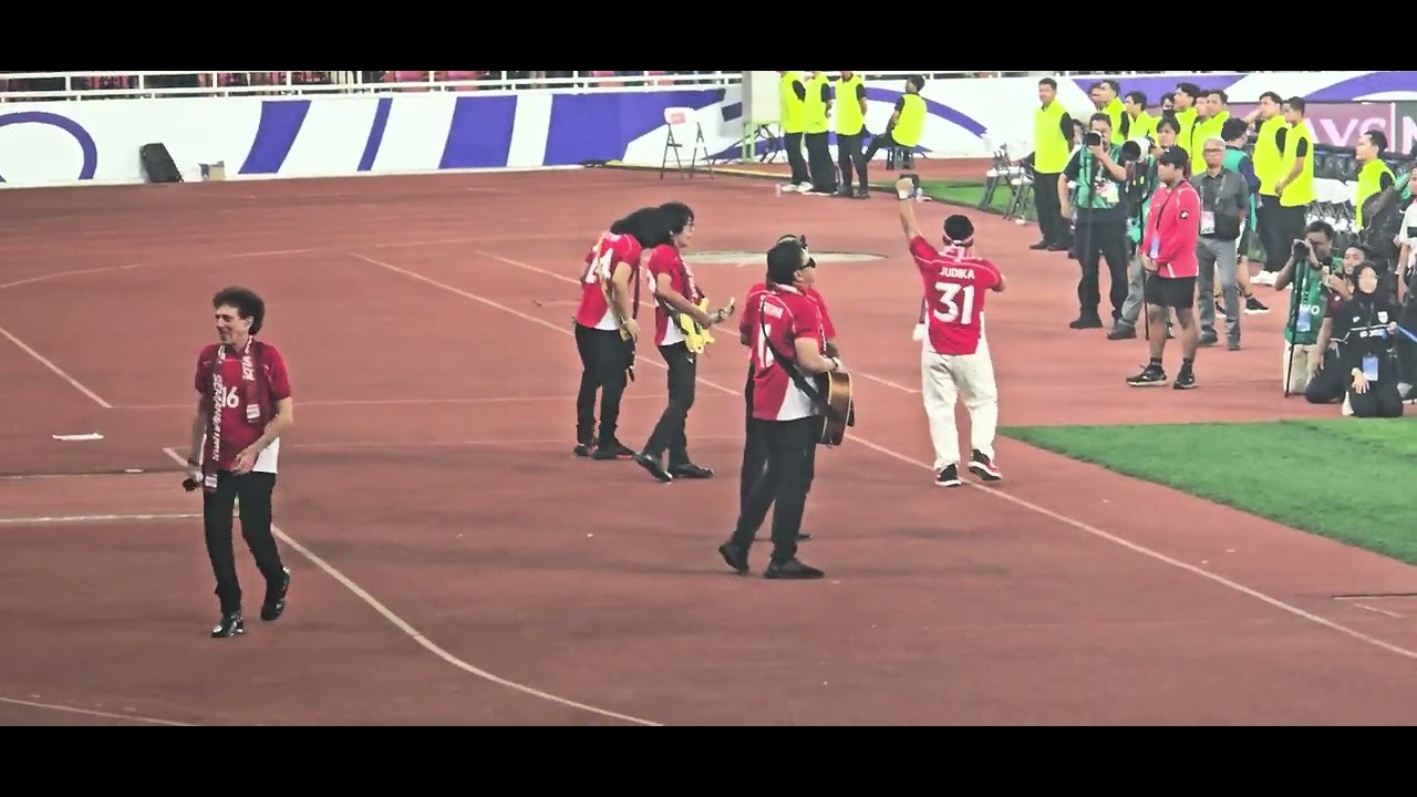 Indonesia vs China  GBK Rumah kita Godbless