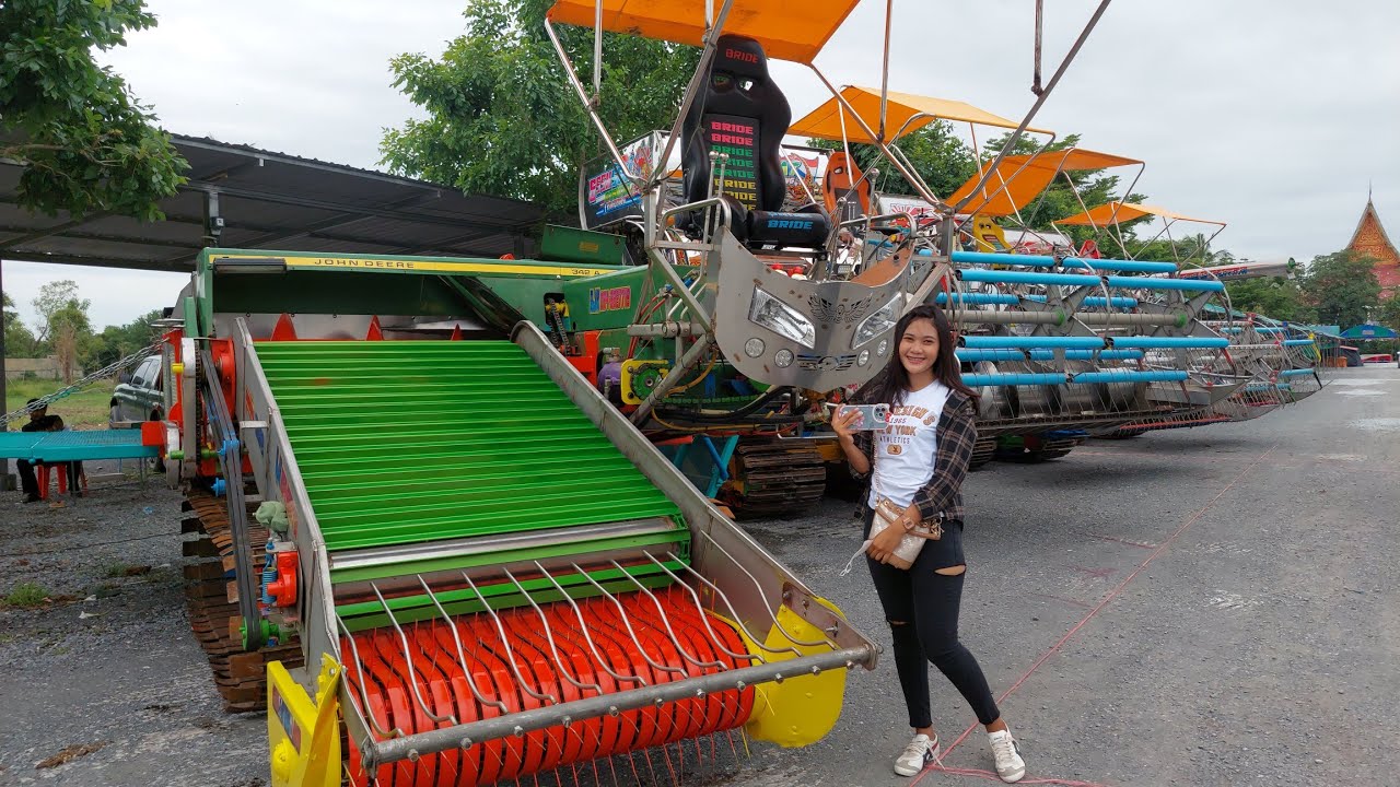 รถอัดฟางตีนตะขาบงานนี้เขาจัดเต็มจริงๆ