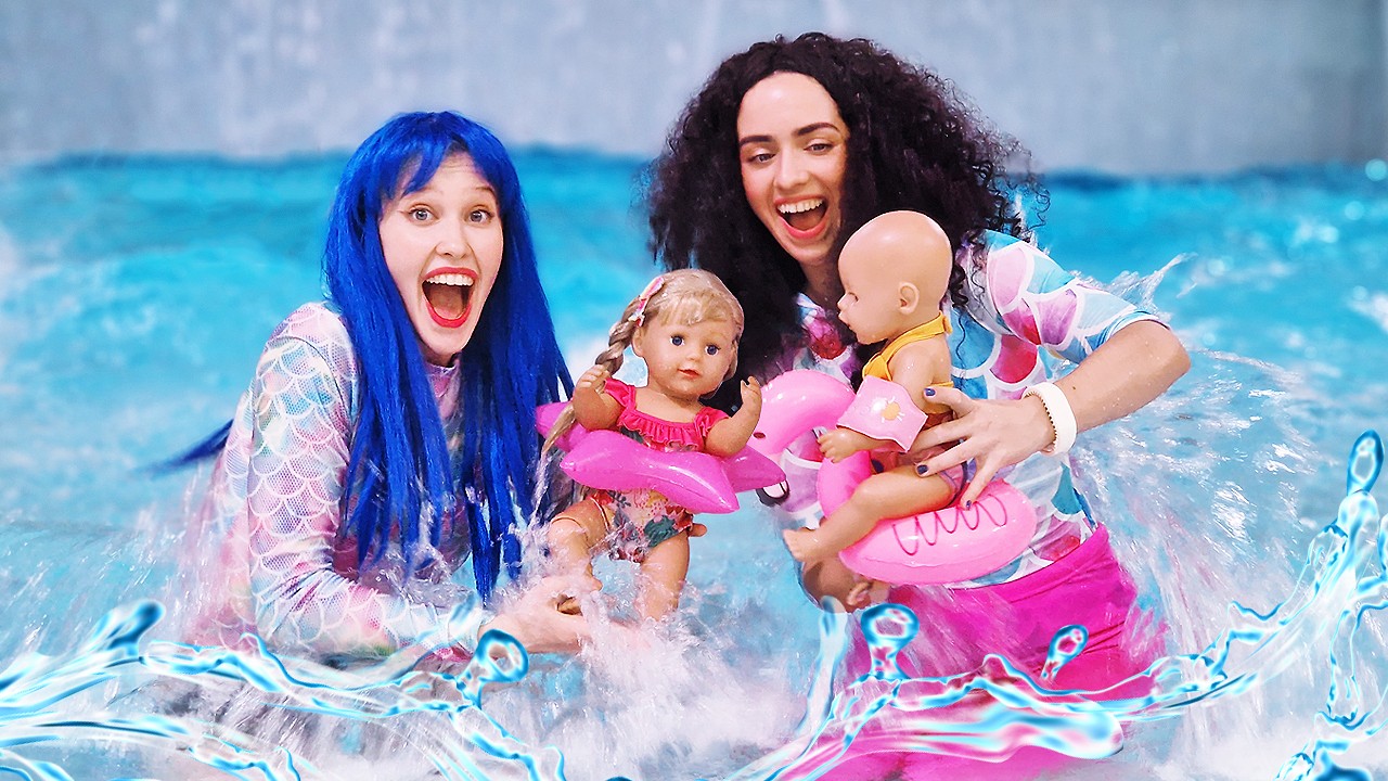 Le principesse monelle al parco acquatico! Regole per bambini. Giochi in acqua per bambini