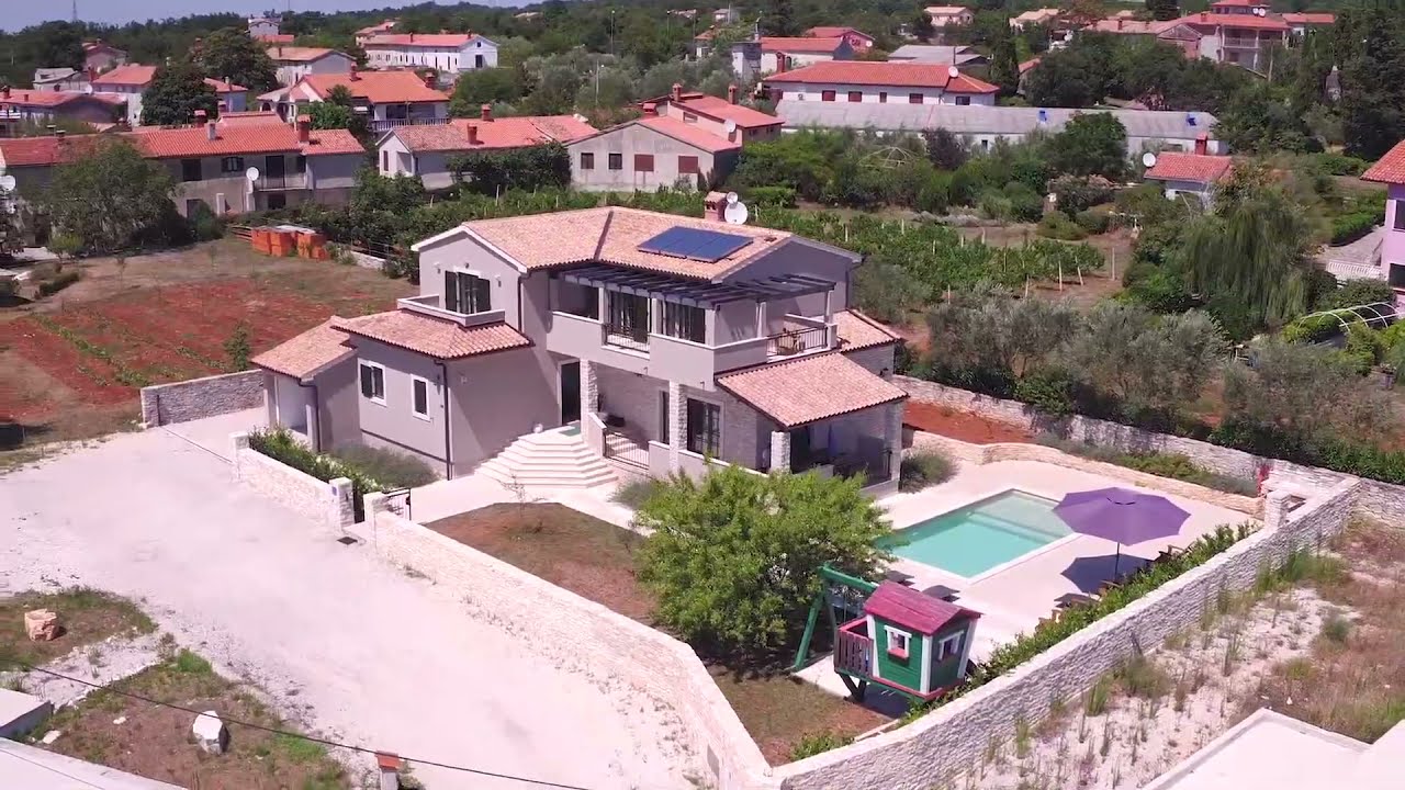 Moderna vila i projekt za 4 vile s bazenom | CENTURY 21 Croatia | 2021