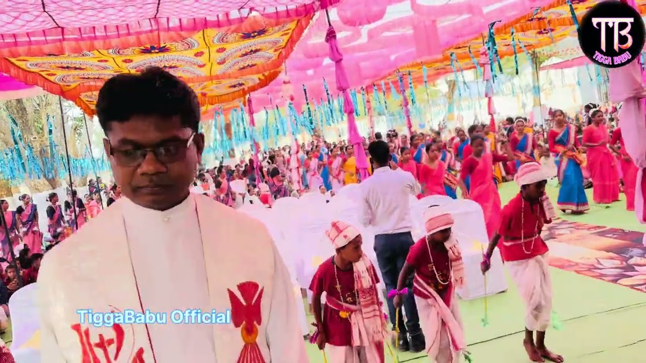 //PRISTLY ORDINATION Fr.BIPIN KULLU @SIKAJORE PARISH //ENTRANCE SONG VIDEO #मोय चली जाबू बेदी केर 
