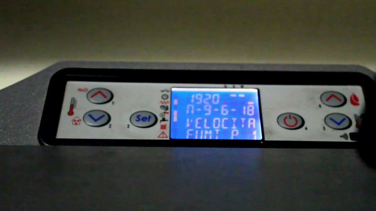Stufa a pellet in funzione con nocciolino - parametri tecnici video #2