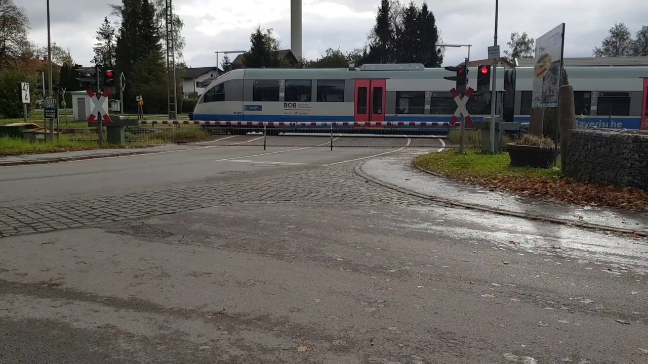 [B&Uuml;S72] Bahn&uuml;bergang Schaftlach, Piesenkamer Stra&szlig;e[5] // Railroad Crossing // Spoorwegovergang