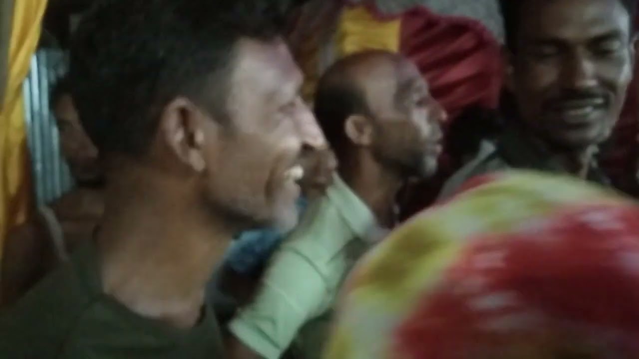 বিয়ে বাড়িতে আনন্দ মুহূর্তে আমরা সবাই 