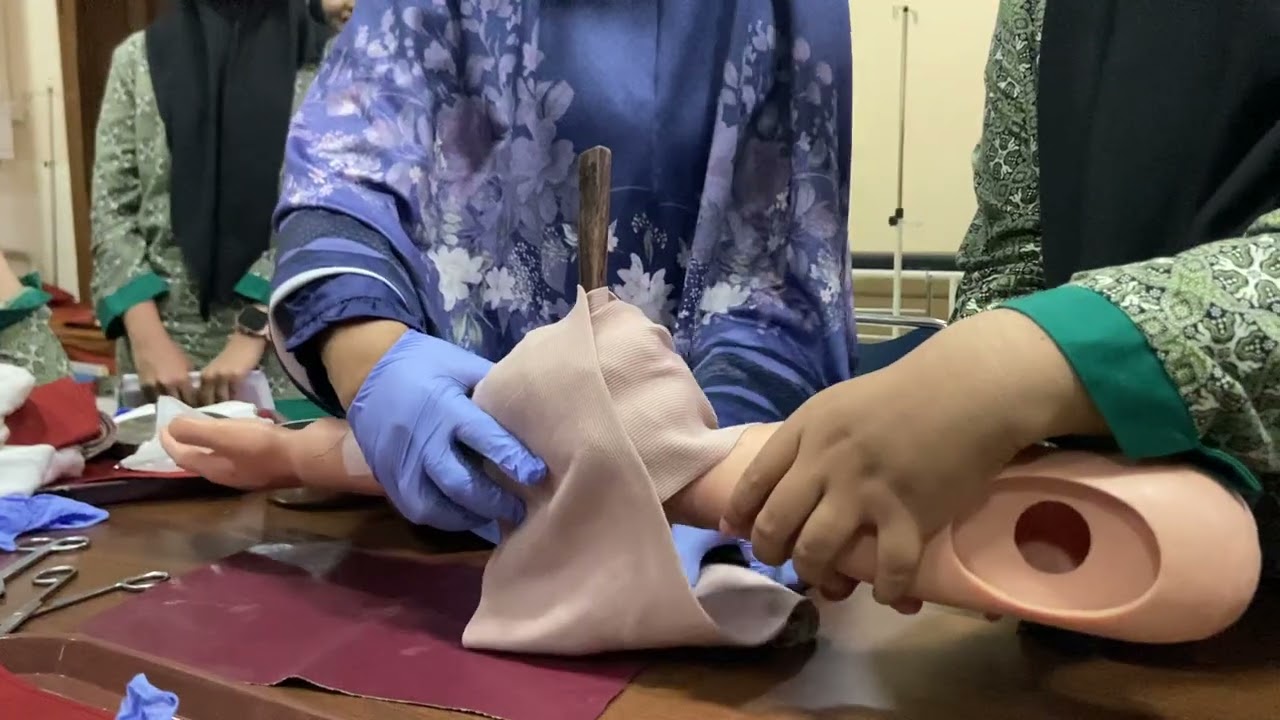 prakrik perban luka tusuk kgd