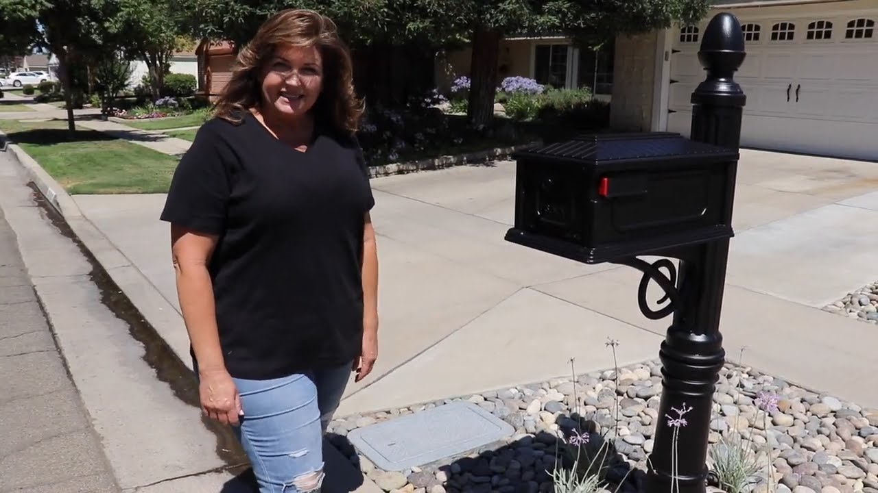 DIY Mailbox Makeover 📪 ~ birdhouse garden