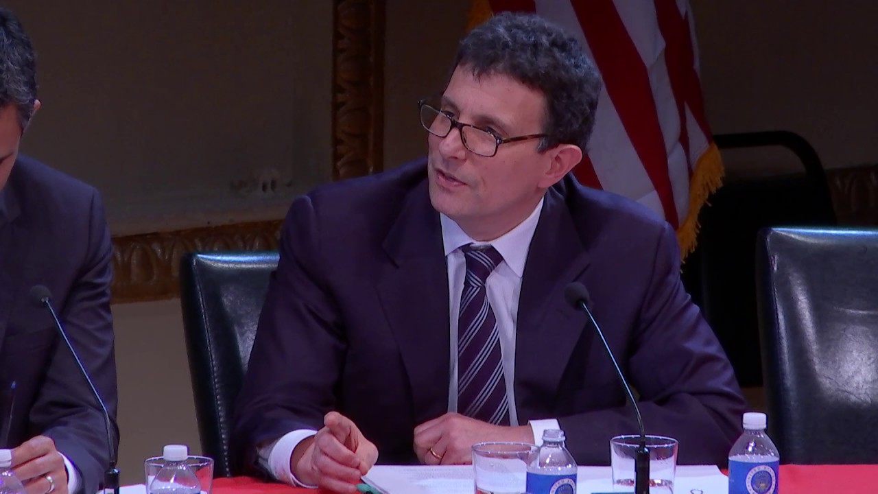 David Remnick as Senator Al Franken - Scenes from All The President's Men?