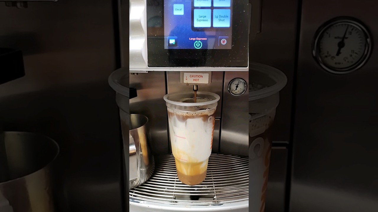 DUNKIN DONUTS Iced Caramel Latte! Как приготовить Dunkin Latte @Wholelattelovepage @LeLatteChaud