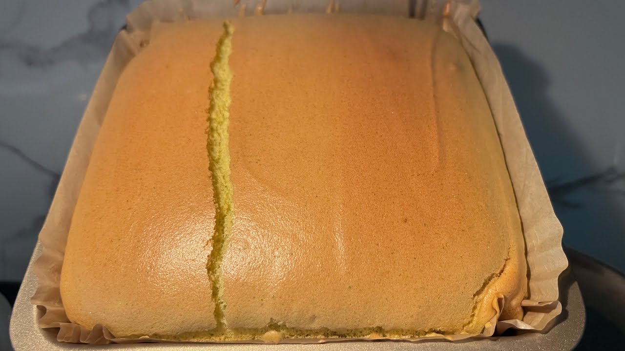 Castella cake | Eakly SOK | របៀបធ្វេីនំពងមាន់ទន់ៗ ឈ្ងុយឆ្ងាញ់ 😋