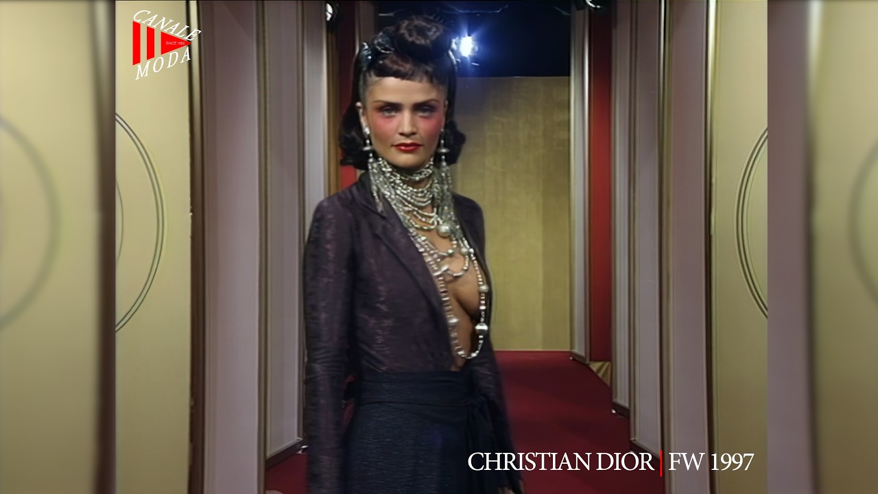CHRISTIAN DIOR Jesień Zima 1997 Paryż 4K - Canale Moda