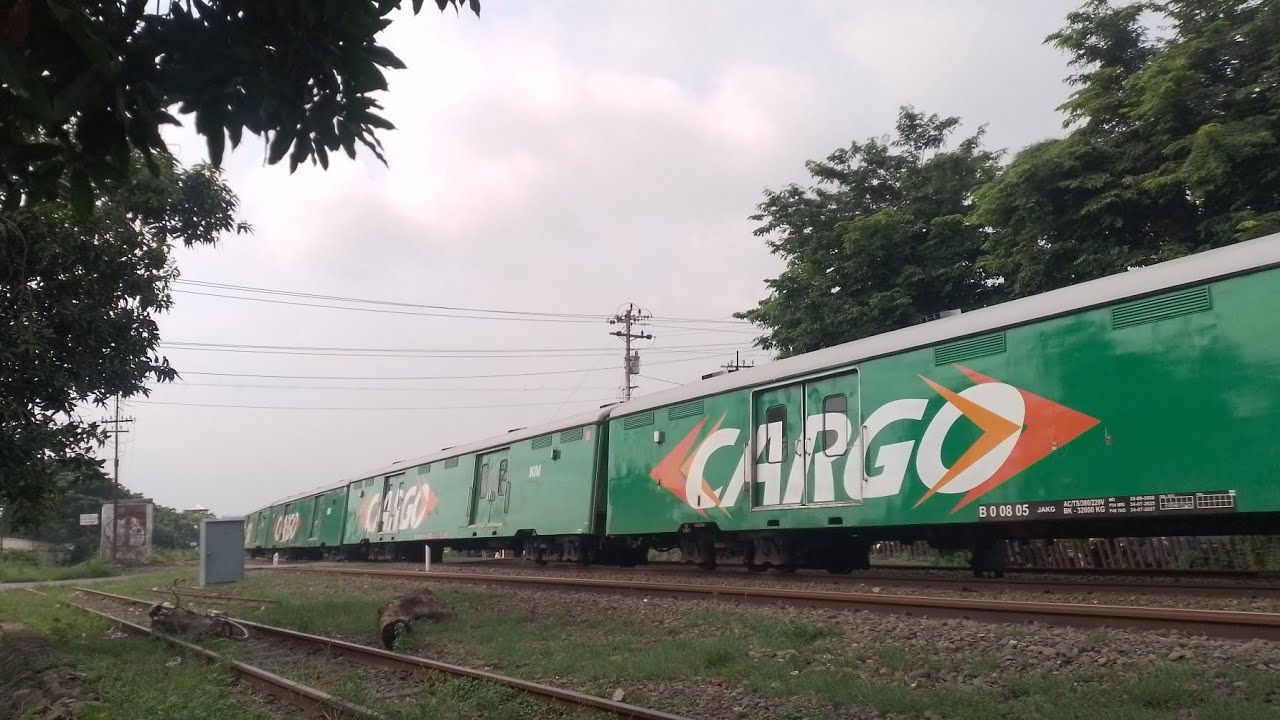 Momen ka parcel utara terlambat parah Akibat gangguan lintas angke - kampung bandan !!!