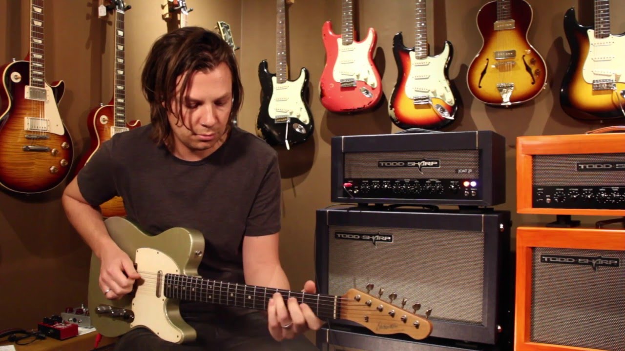 Single-Cut Danocaster in Firemist Silver