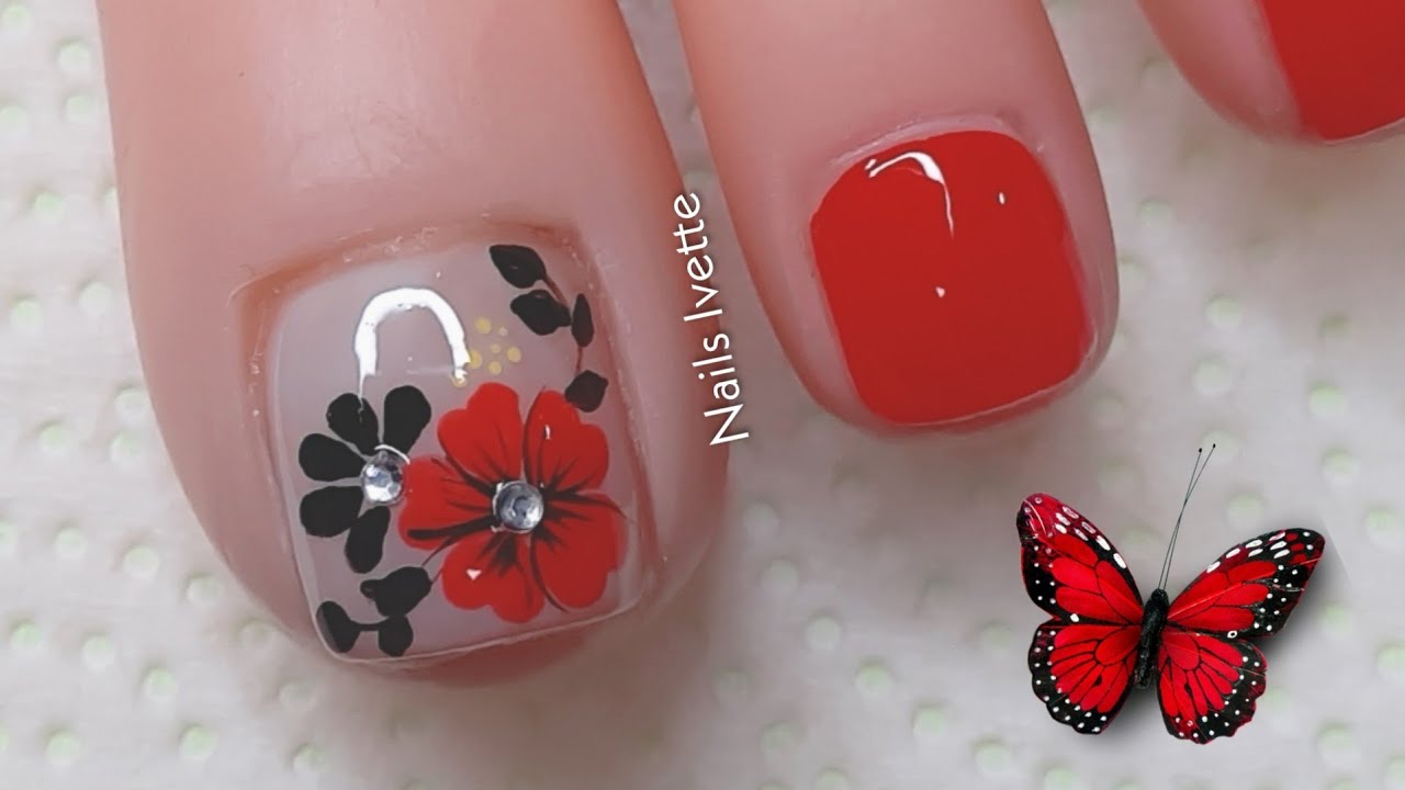 Diseño de uñas flor sencilla pétalo corazón