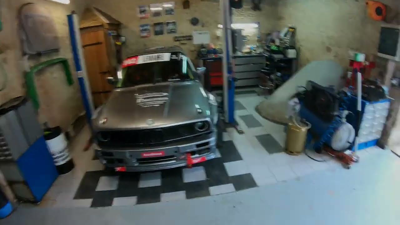 Je dépose le moteur de la E30 M20B28 turbo