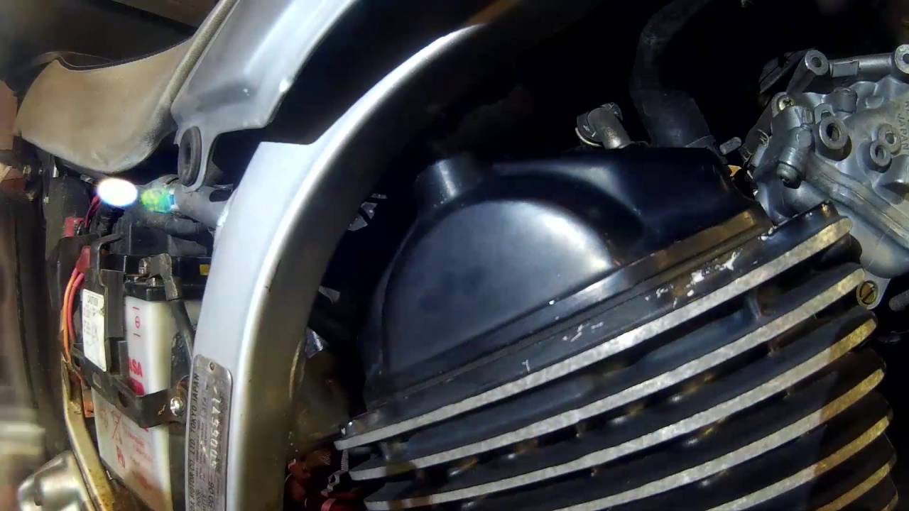 Как заменить свечи на трансальпе / How to replace a spark plug on Honda transalp
