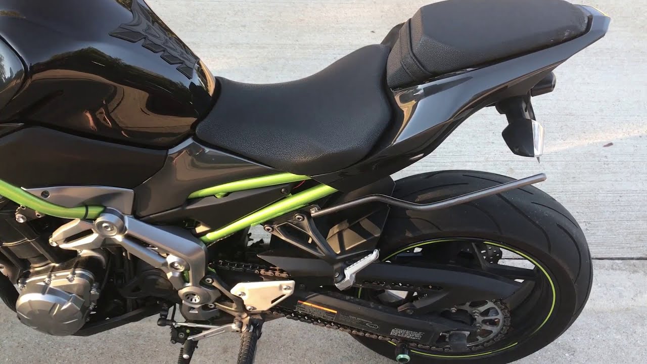 Боковая поддержка кофра Givi для спортивного мотоцикла Kawasaki Z900 Naked