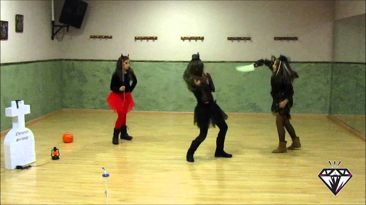 Shine School grupo Hip Hop Dolls Halloween 2012.wmv