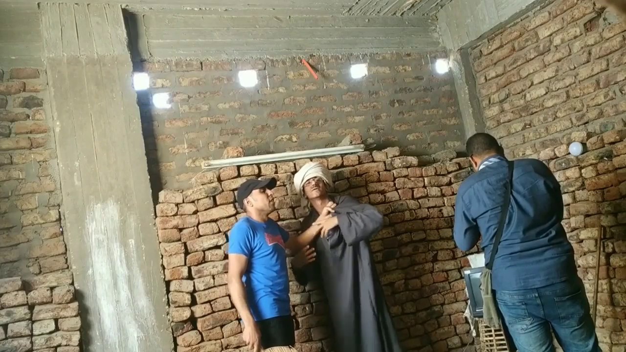 شوف حصل ايه مع  عم شوقي ومحصل الكهرباء .ادي أخرت.الغلبان.الله المستعان