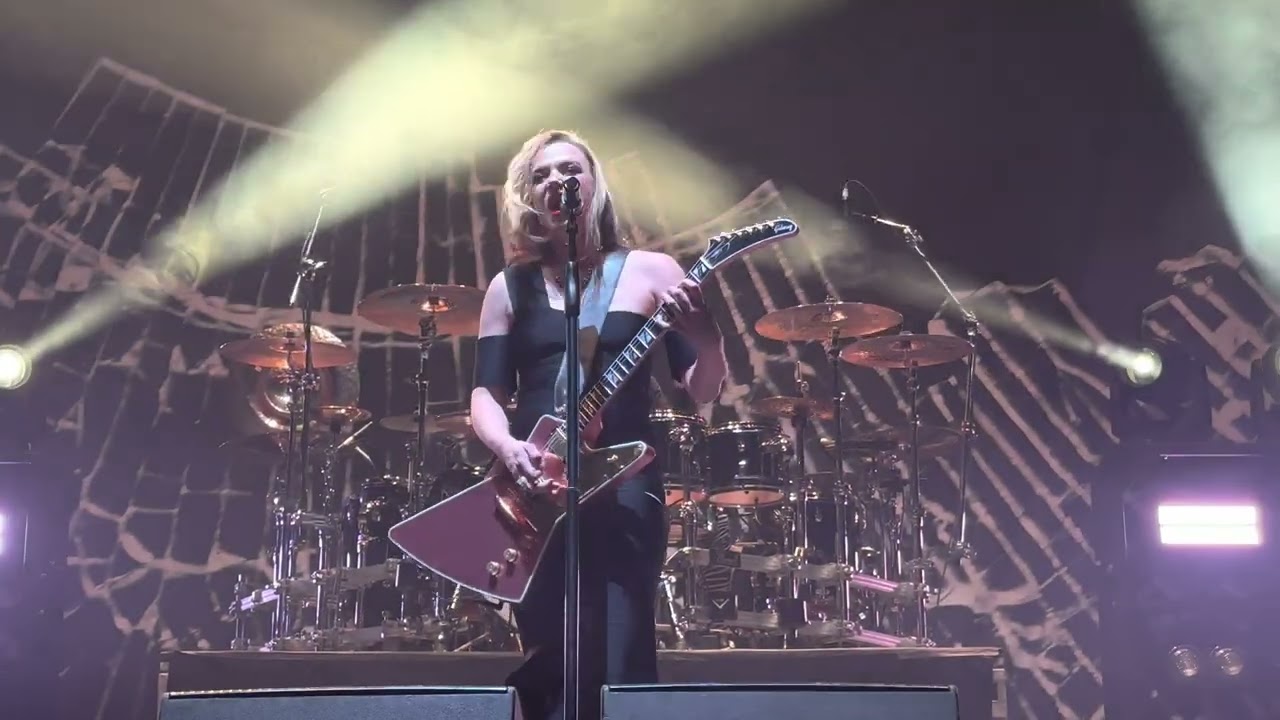 Halestorm - Brightside [Nottingham 05.12.2022]