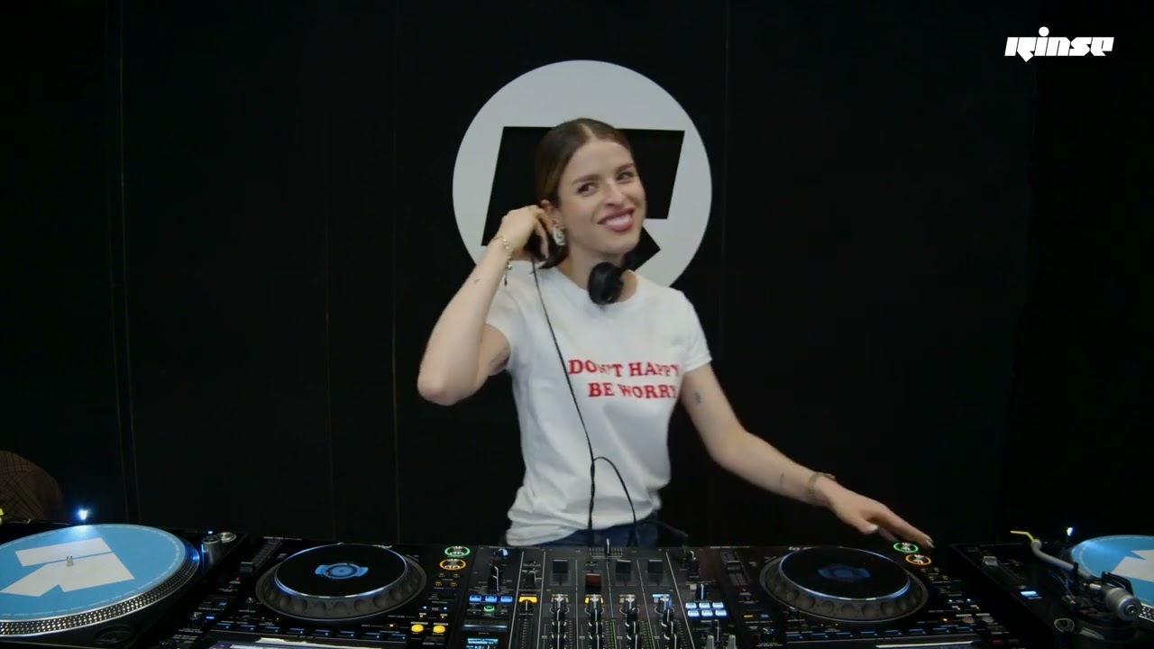 Cahiers Électroniques : Hold-Up Radio Show avec Tigerhead (DJ set) | Rinse France