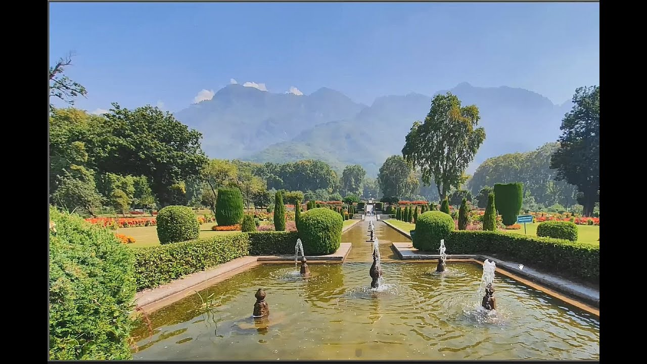 The Imperial Gardens of Kashmir - Courtly & Cultural Spaces of the Mughal Empire by Ms Abha Lambah