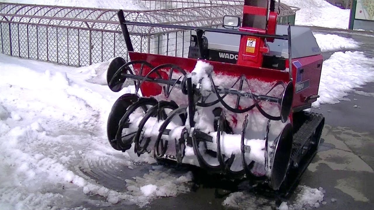 除雪機での除雪 風景！