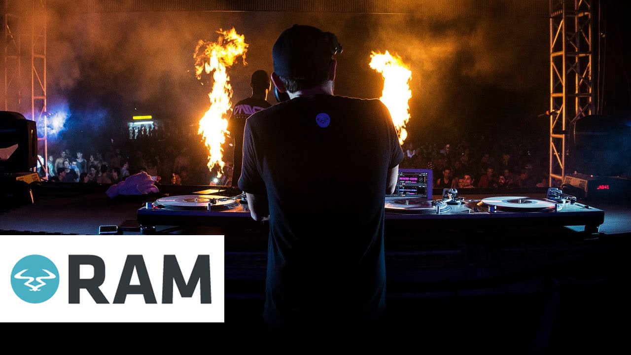 Andy C - Radio 1 Essential Mix 2015 - Live from Glastonbury
