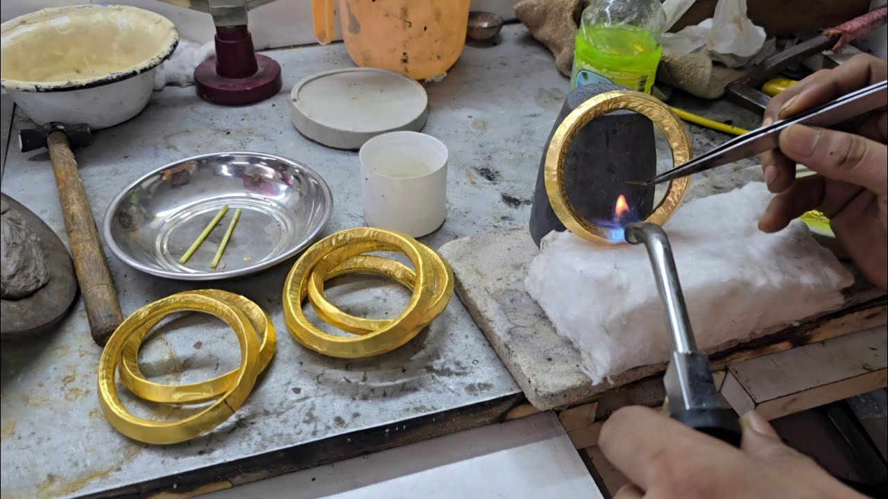 Ultimate Guide: Gold Jewelry Manufacturing