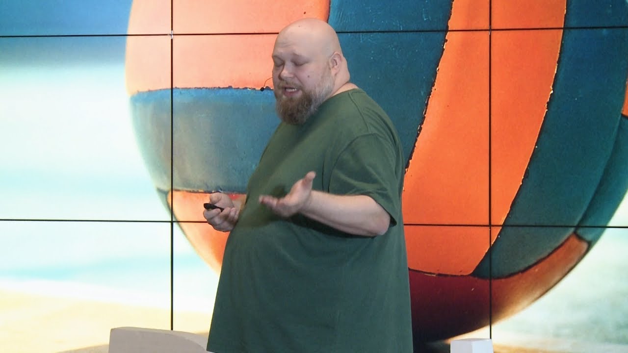 Čudan - biti na spektru znači biti autentičan | Ivan Minic | TEDxPodgorica