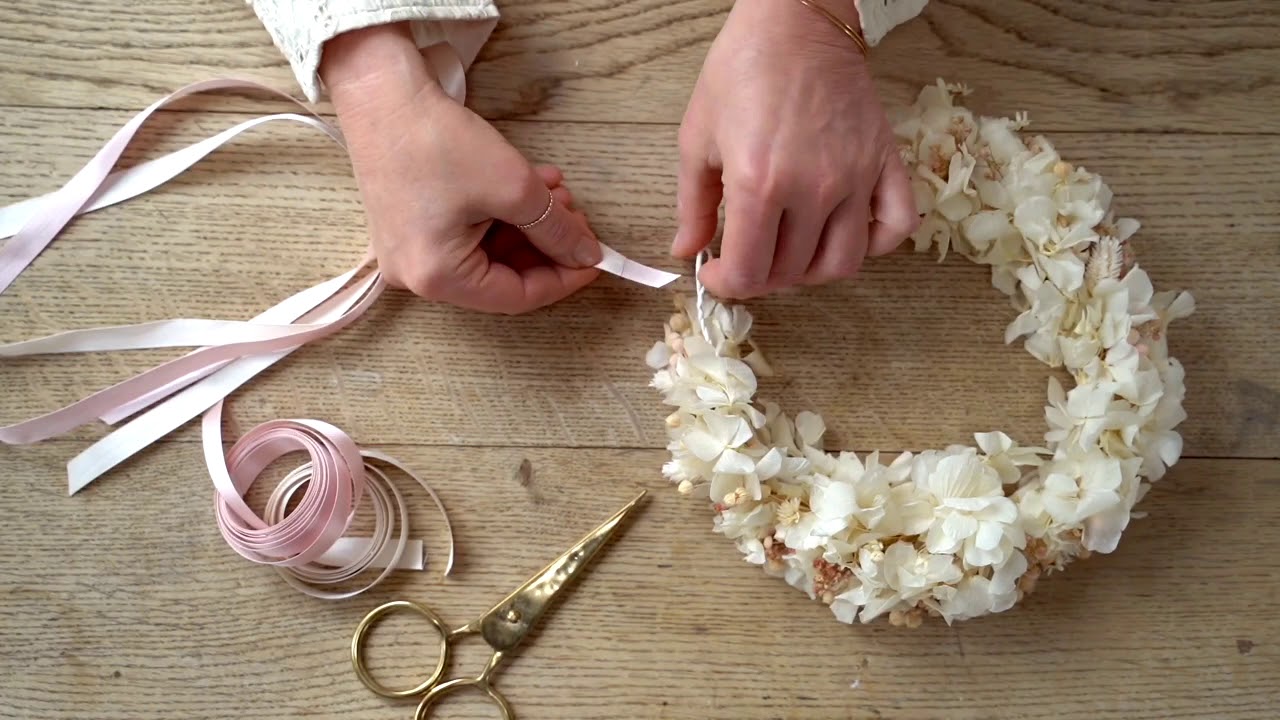 Couronne de tête en fleurs séchées
