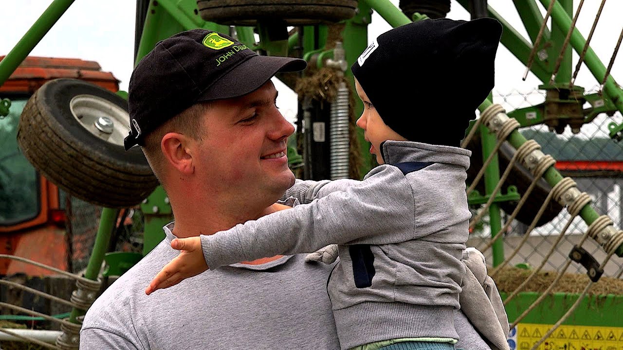 Youtuber z 300 ha i stadem krów prowadzi demo farmę