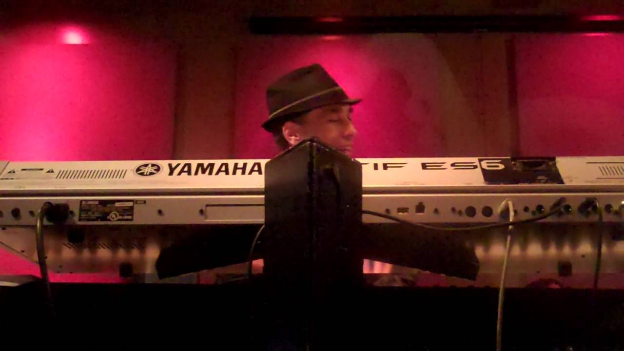 Gregg Karukas performs "Night Shift" Live at Spaghettinis