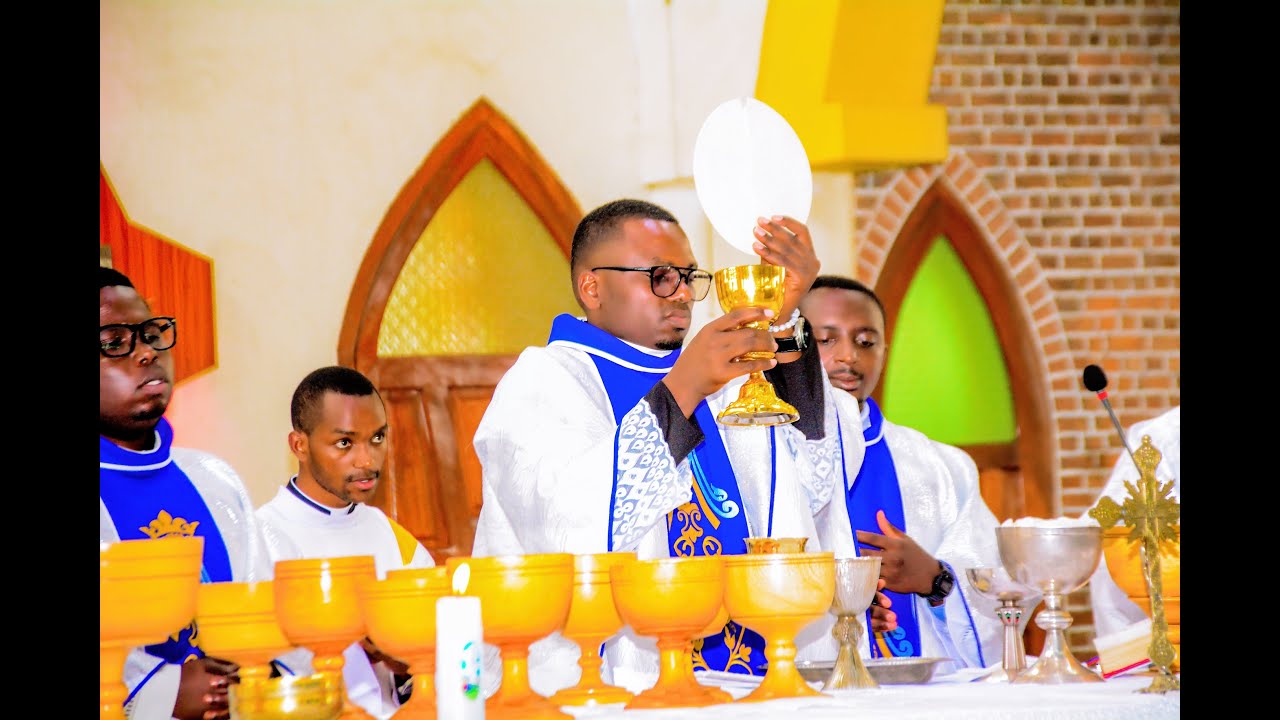 MISA Y'UMUGANURA YA PADIRI JANVIER MBERABAGABO MURI PARUWASI KATEDRALI YA RUHENGERI