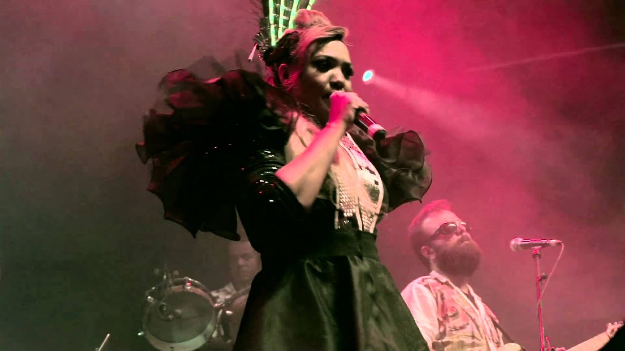 Gaby Amarantos - Merengue Latino - Ao Vivo no Circo Voador
