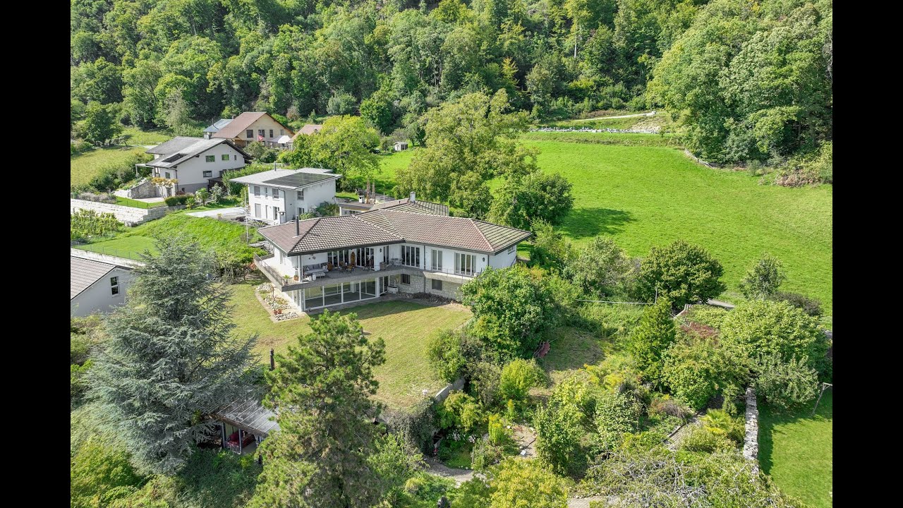 Licht, Panorama und Potenzial: Ein Haus, drei Wohnungen, viel Freiraum - Corinne Lehmann Immobilien
