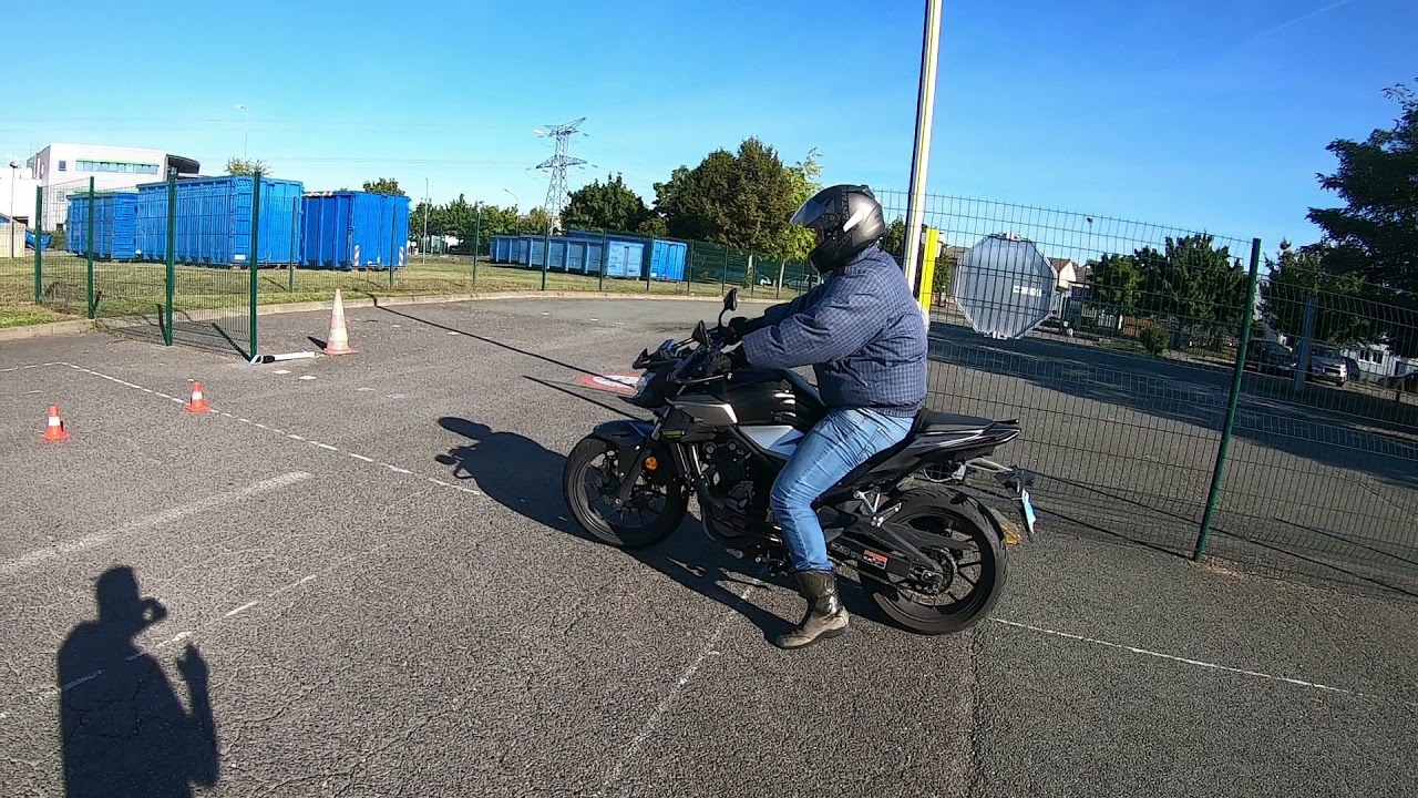 Le Permis moto de Zak (les 2 premières heures Partie 2) Le lent