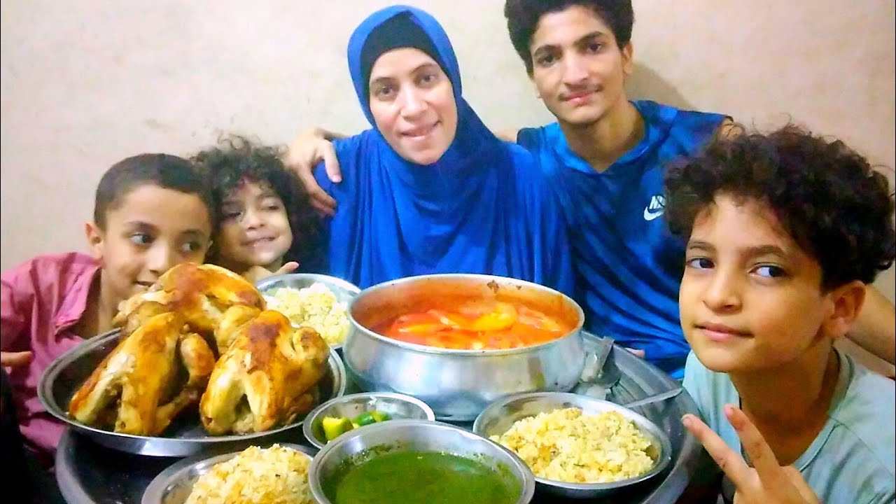 سليم زعلان عشان دبحت الكتكوت بتاعه وعايزه ياكله لوحده أصله خارج من عيا 😂