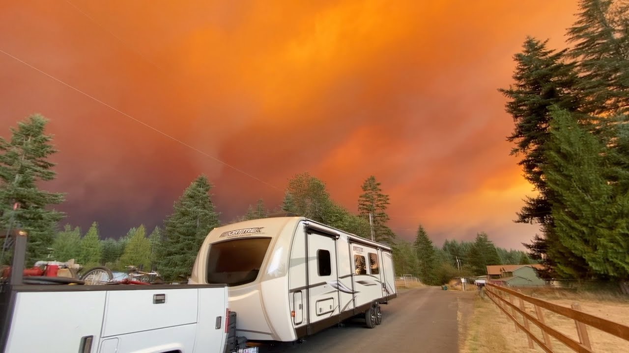 Escaping The Oregon Wildfires! Fire within 100' of my house!!!